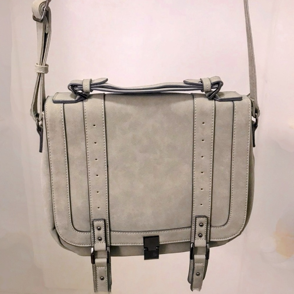 Gray crossbody bag.